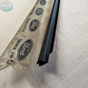 lèche vitre interieur droit fiesta mk1/mk2 origine-réf: 1583124