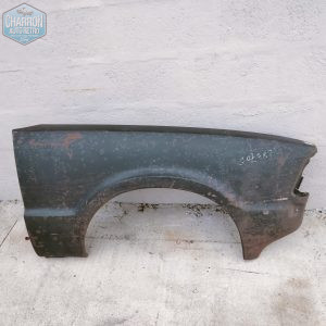 aile avant droite neuve stock d'origine, taunus TC3 79-83-ref : 1583705